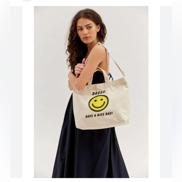 BAGGU UO Exclusive Tote Smile 😊 Face Smiley Bag Have A Nice Day - Picture 1 of 5
